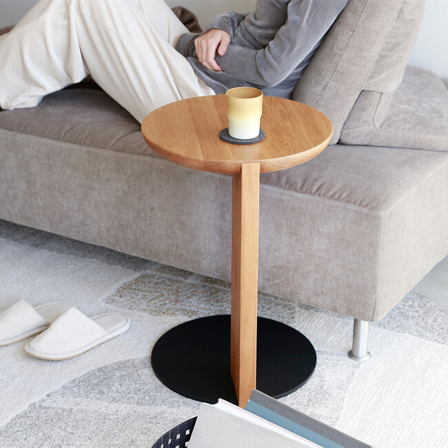 GUILD side table Light Oak-Black base 