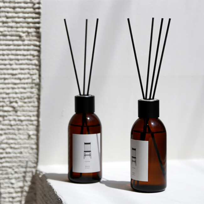 FORM（フォルム）ディフューザーオイル 200ml（Woody） 