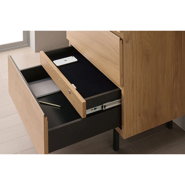 WV チェスト 内引き出しには鍵がついています。底面はベロア仕上げ