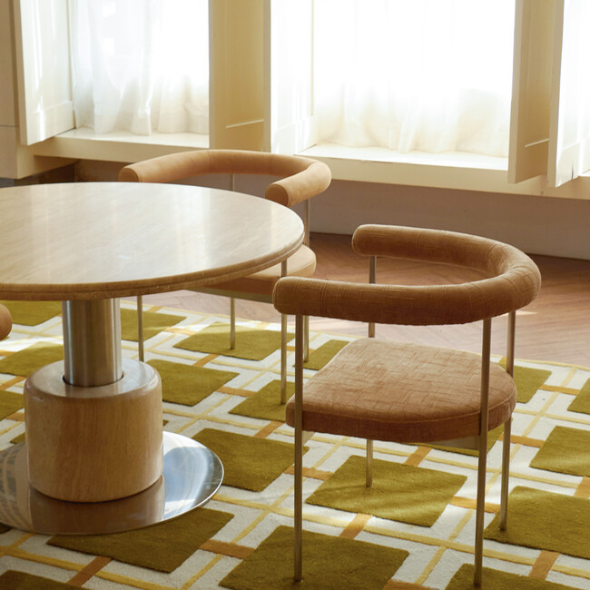 Eclipse Round Dining Table* 